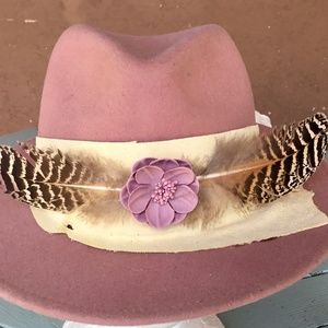 Luscious pink Fedora style with rough cut chamois wild bird feather front O/S